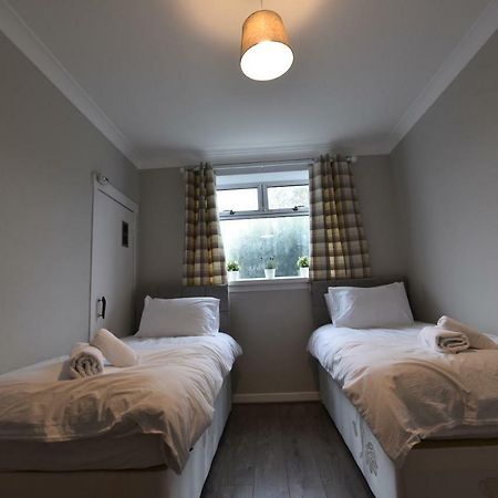 Sighthill 3 Bedrooms With Private Garden เอดินบะระ ภายนอก รูปภาพ