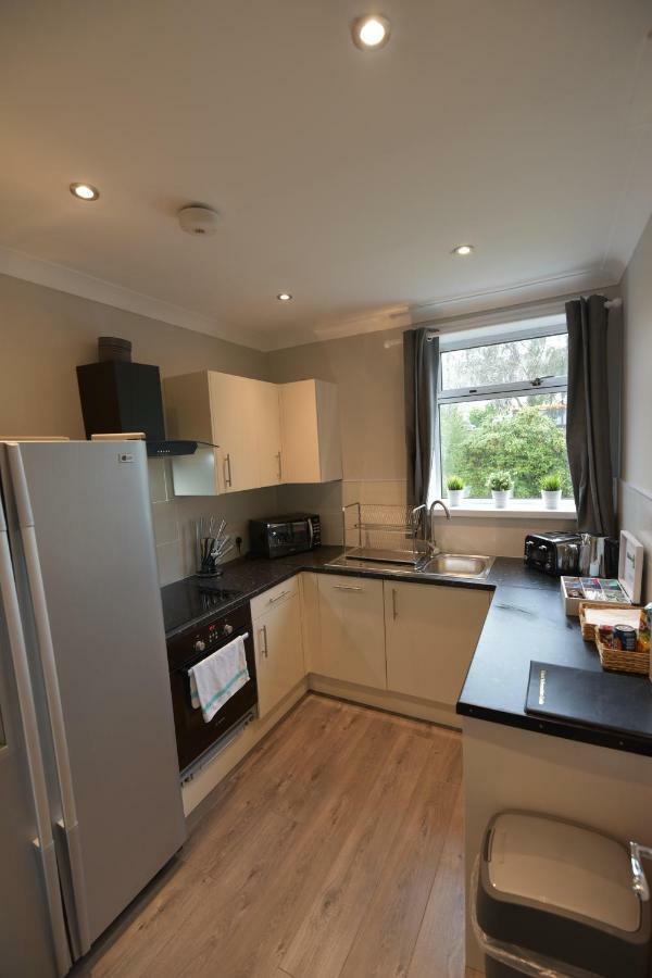 Sighthill 3 Bedrooms With Private Garden เอดินบะระ ภายนอก รูปภาพ