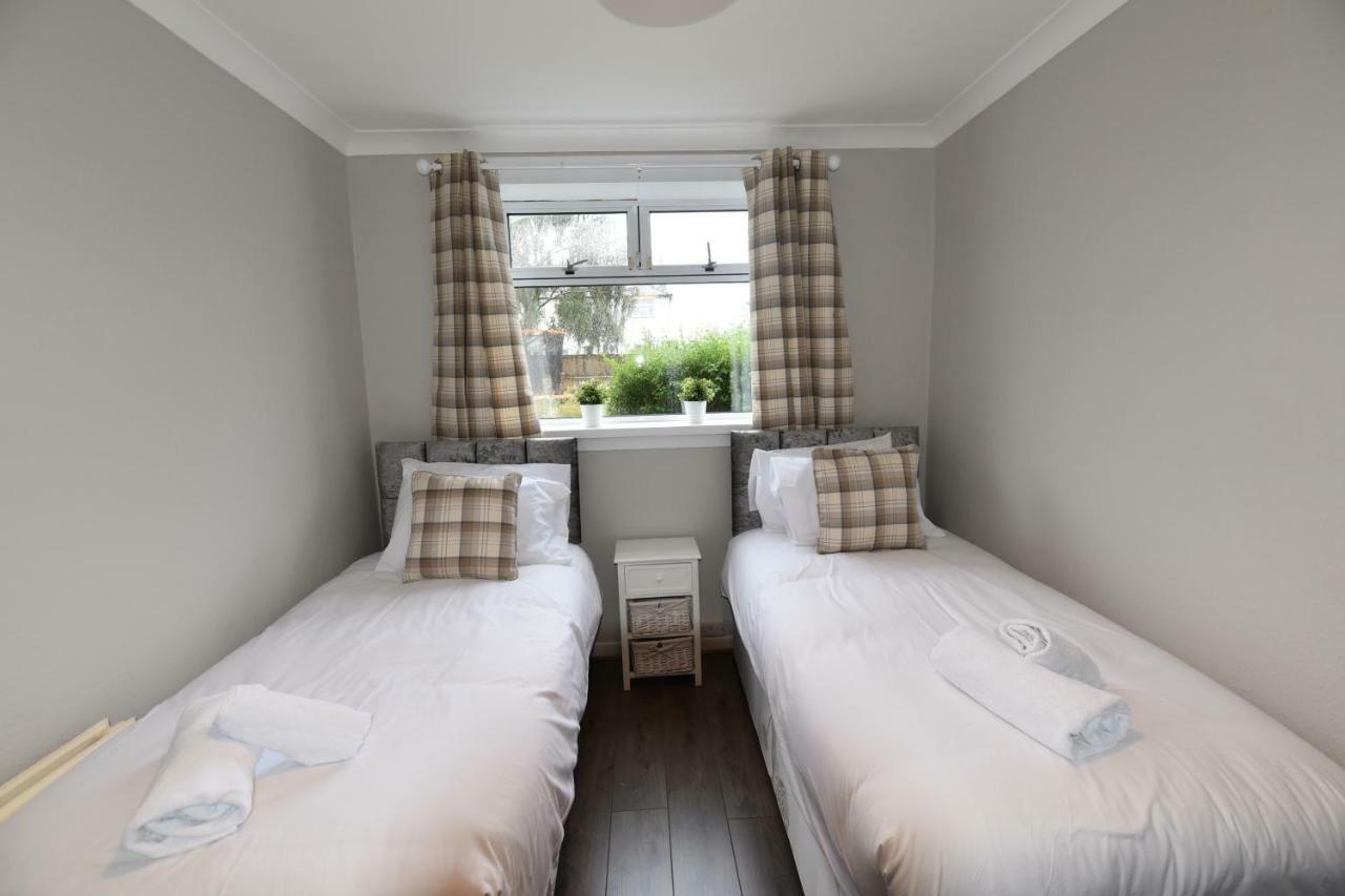 Sighthill 3 Bedrooms With Private Garden เอดินบะระ ภายนอก รูปภาพ